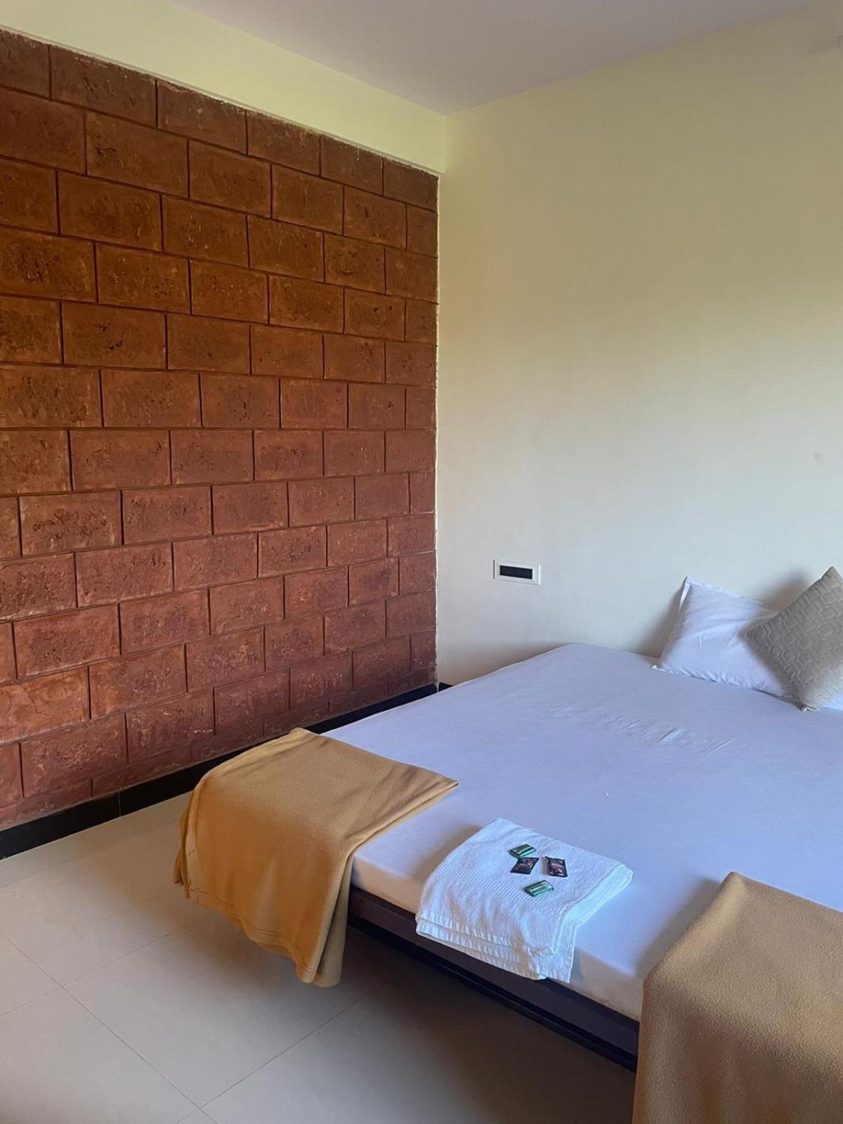 Scarlet Resort Alībāg Zewnętrze zdjęcie
